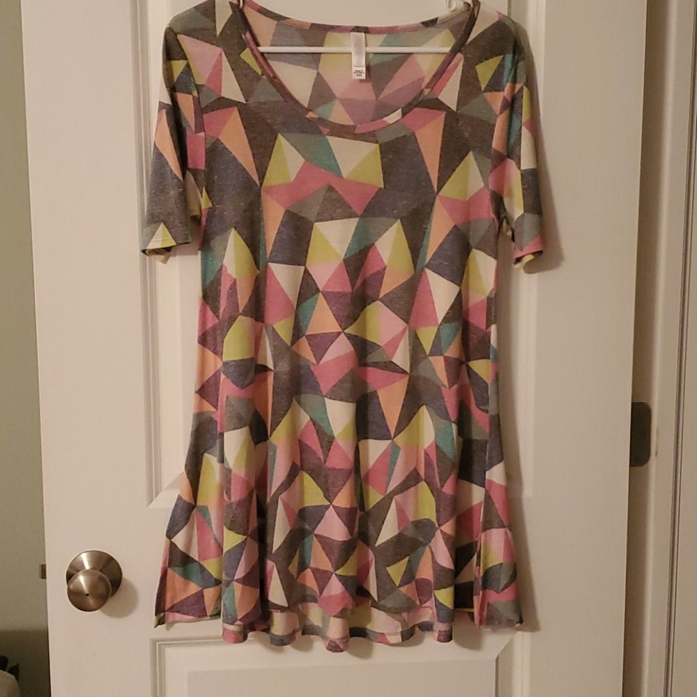 LuLaRoe shirt